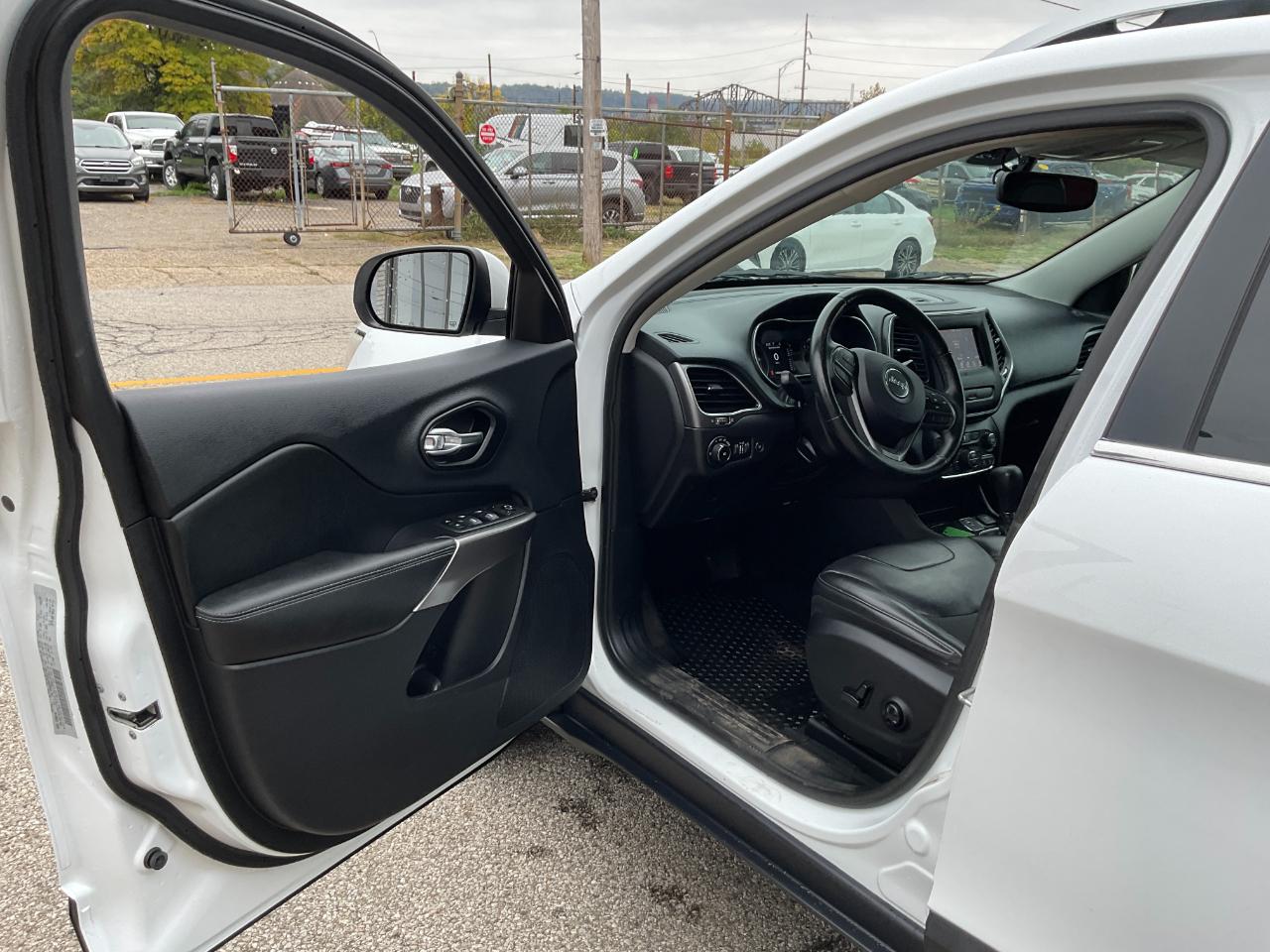 Jeep Cherokee Latitude Plus FWD 2019