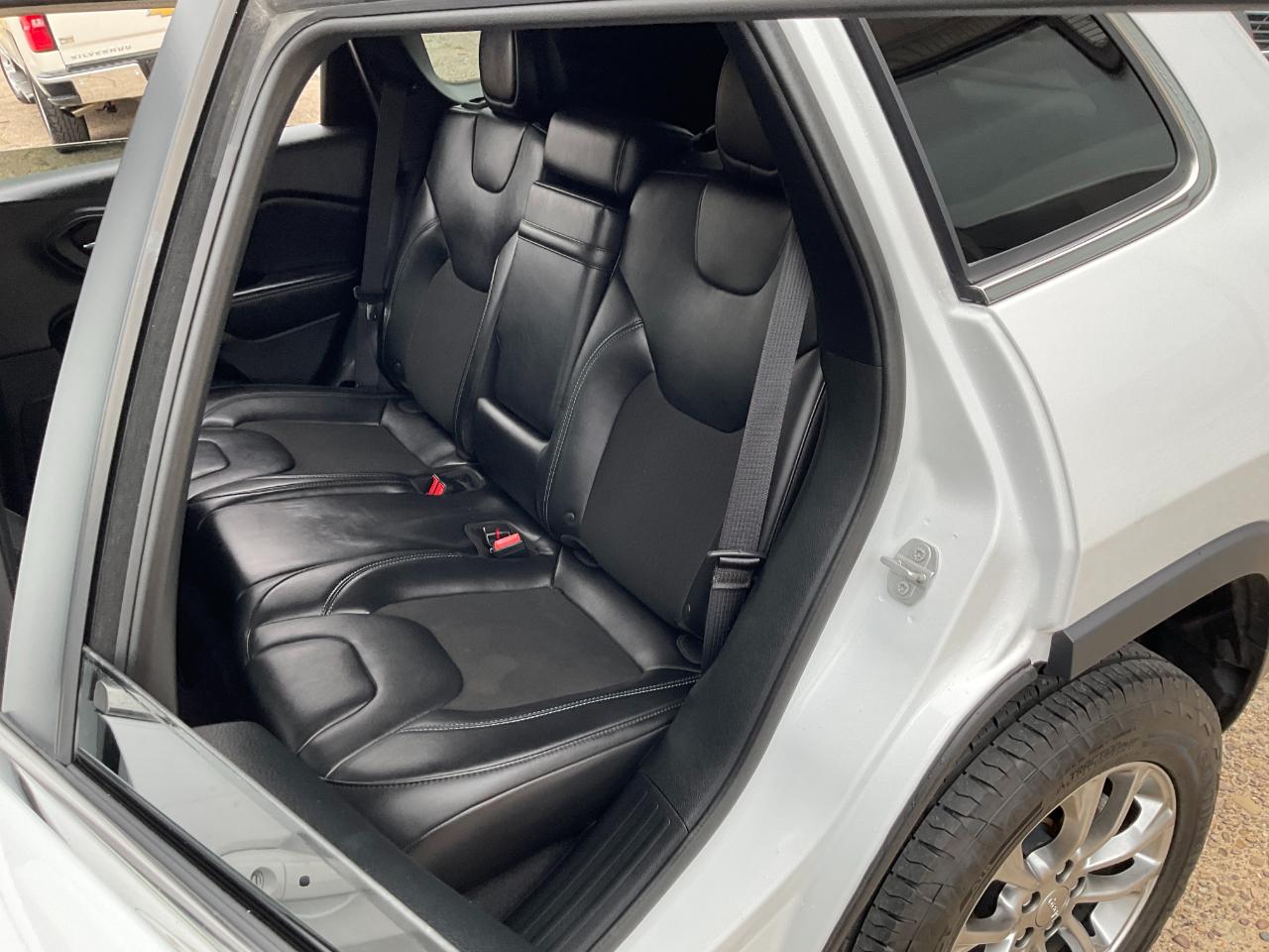Jeep Cherokee Latitude Plus FWD 2019