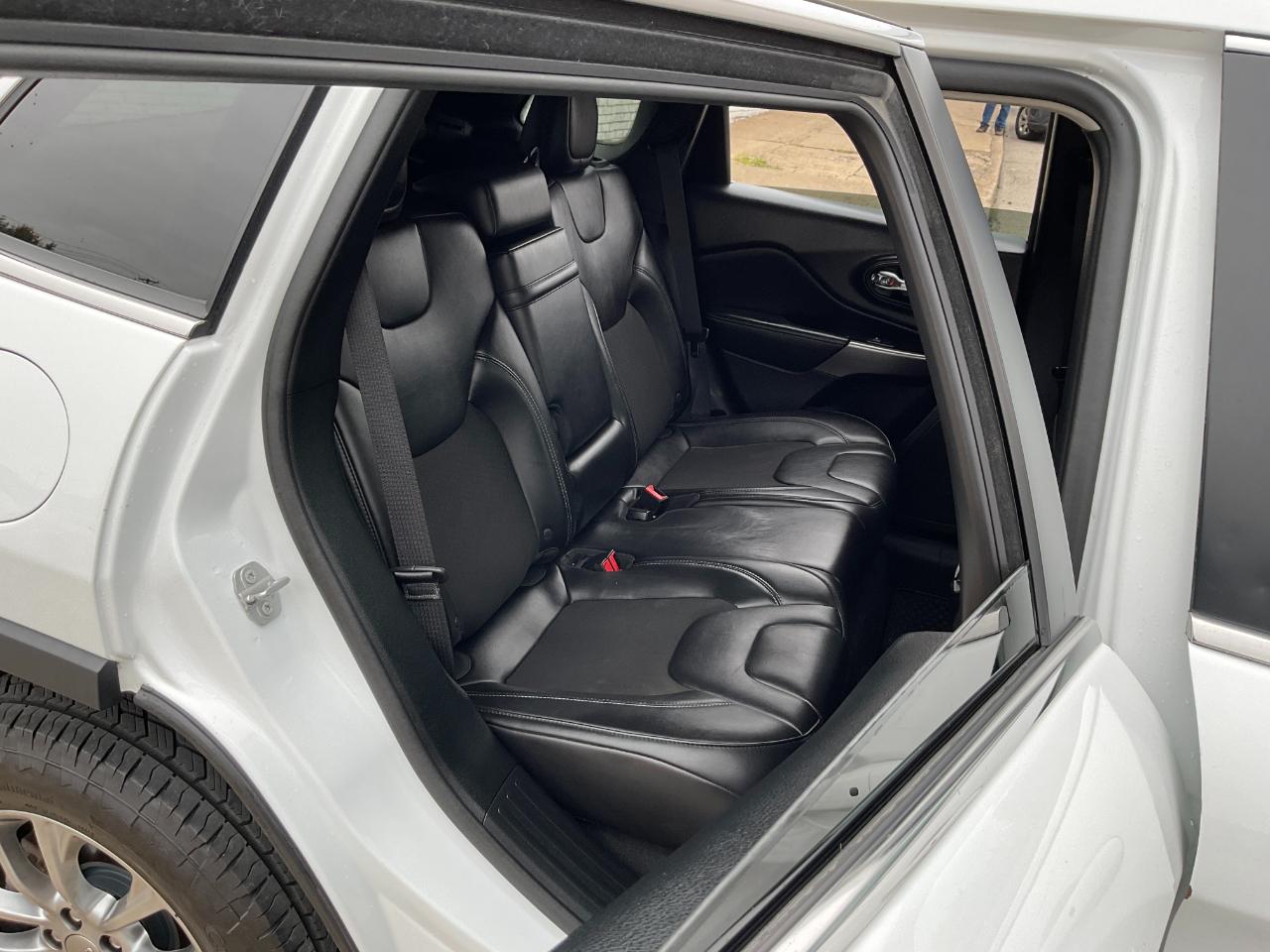 Jeep Cherokee Latitude Plus FWD 2019