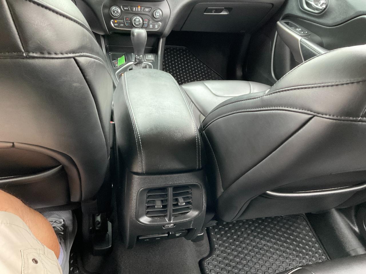Jeep Cherokee Latitude Plus FWD 2019