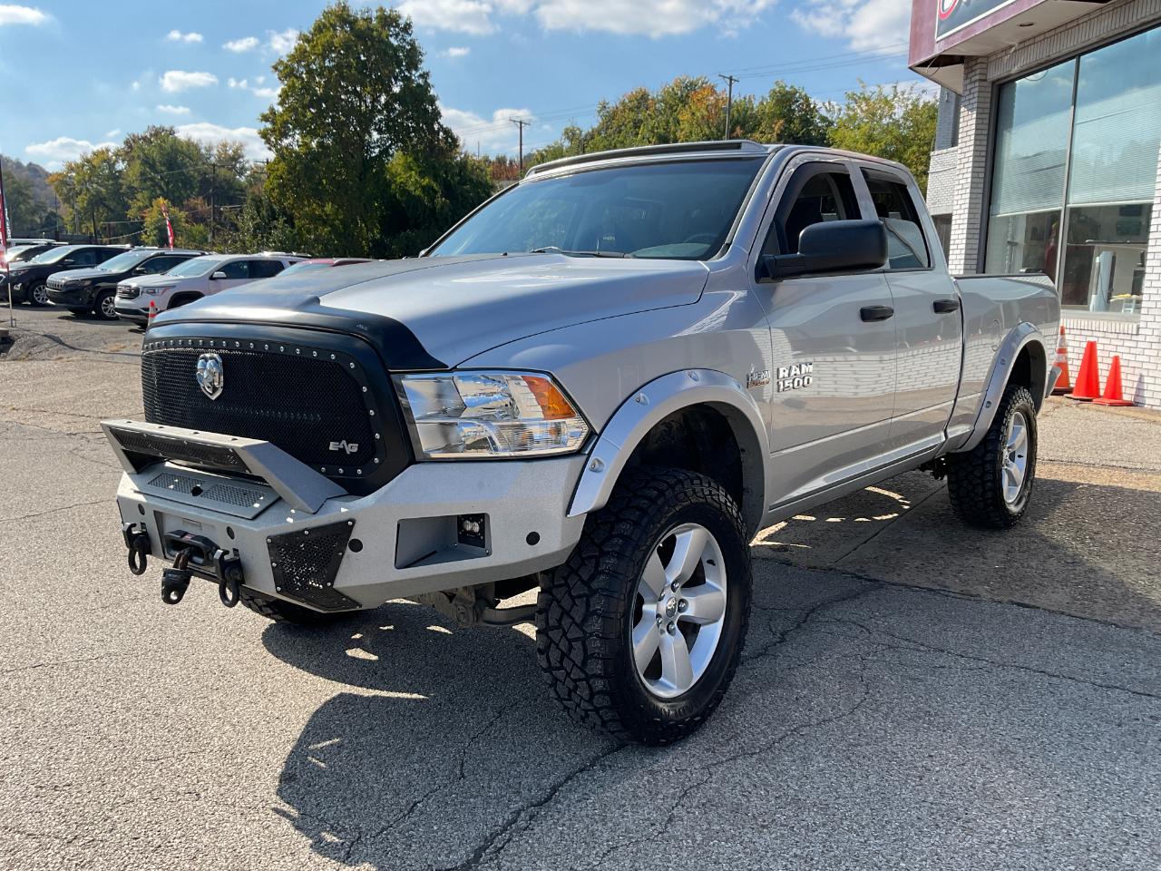 RAM 1500 Tradesman Quad Cab 4WD 2015