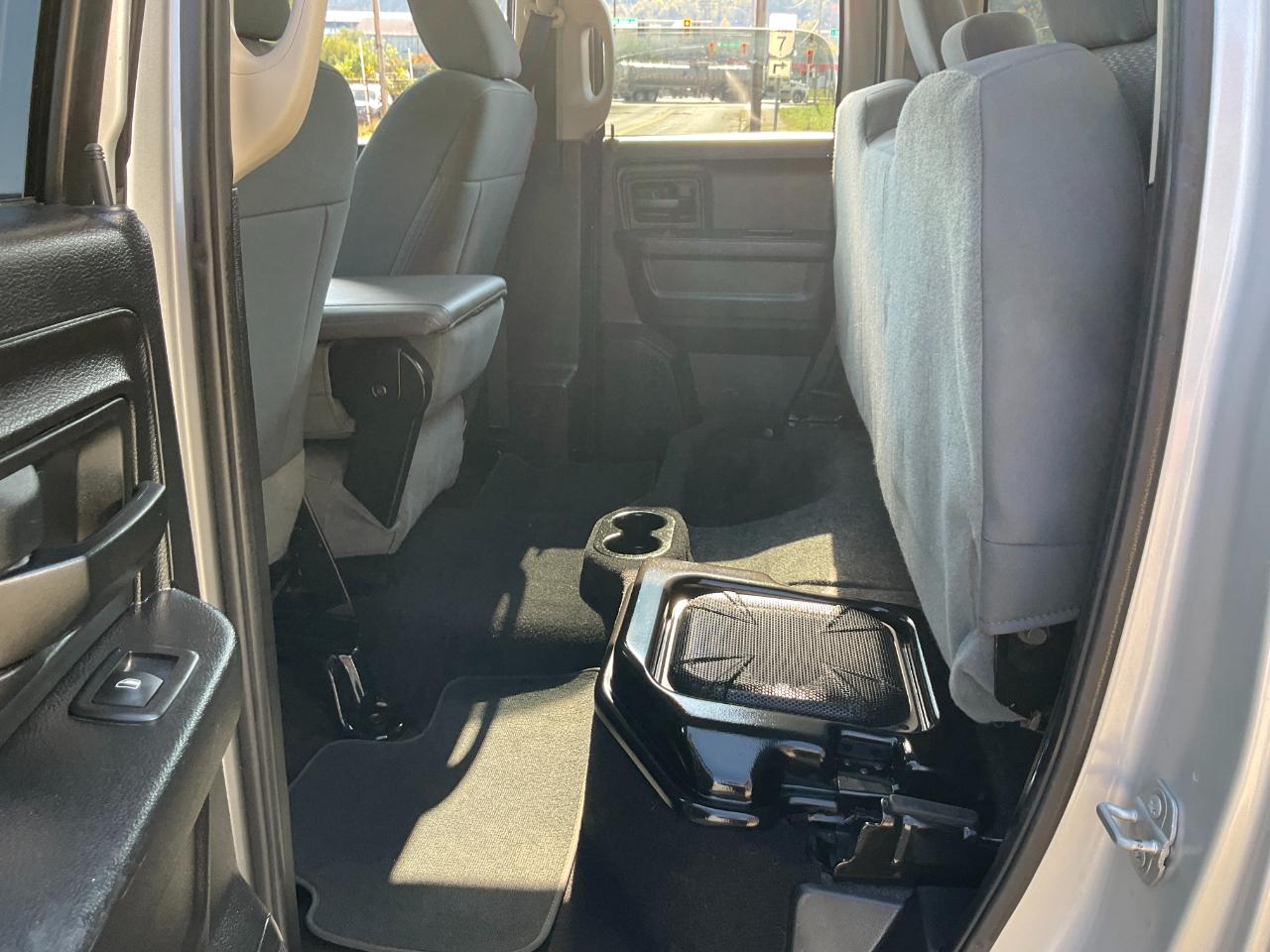 RAM 1500 Tradesman Quad Cab 4WD 2015