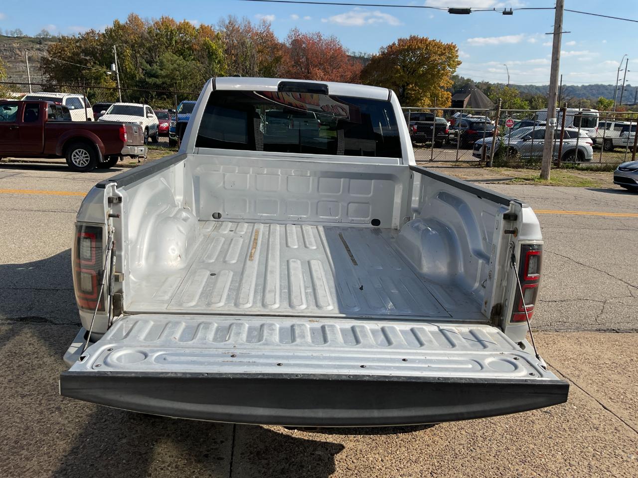 RAM 1500 Tradesman Quad Cab 4WD 2015