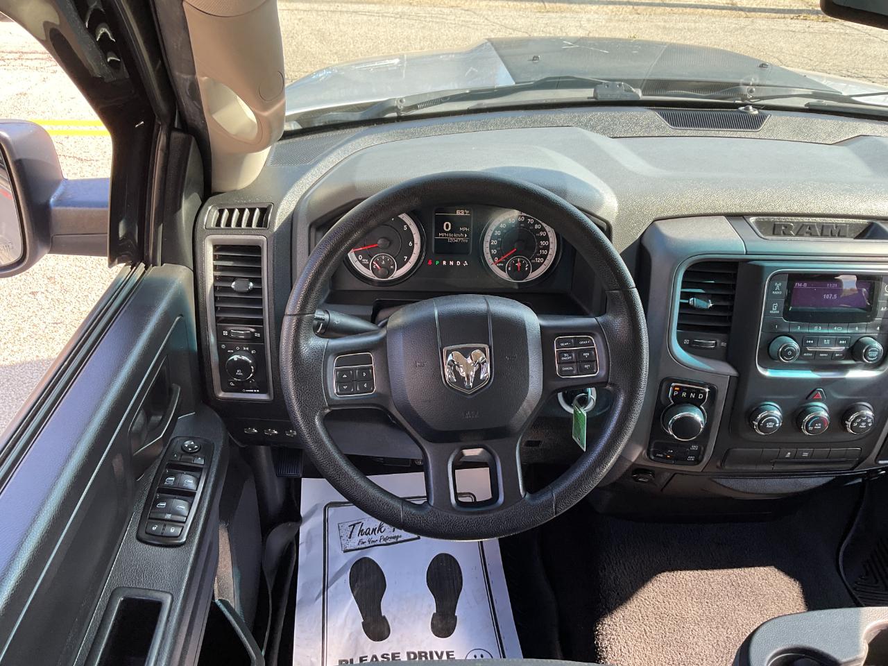 RAM 1500 Tradesman Quad Cab 4WD 2015