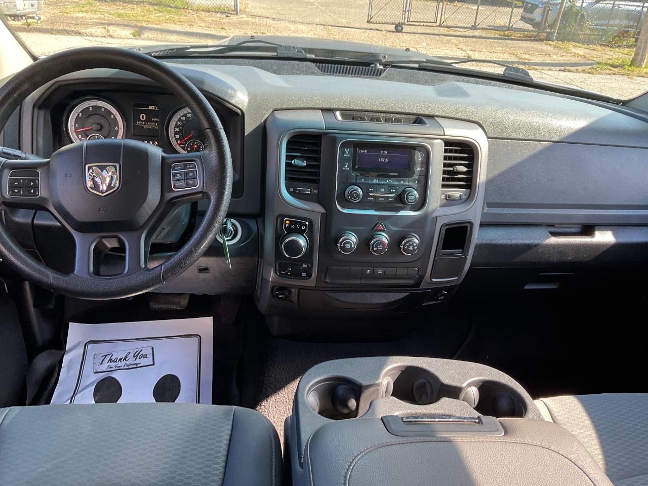 RAM 1500 Tradesman Quad Cab 4WD 2015
