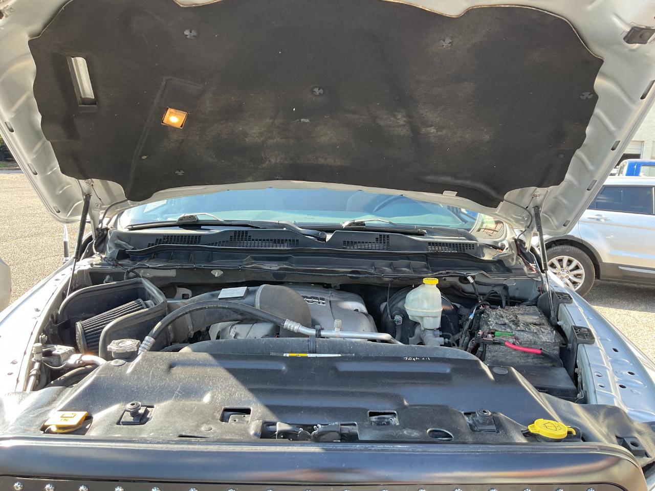 RAM 1500 Tradesman Quad Cab 4WD 2015