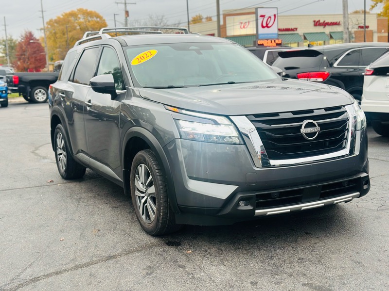 2022 Nissan Pathfinder SL