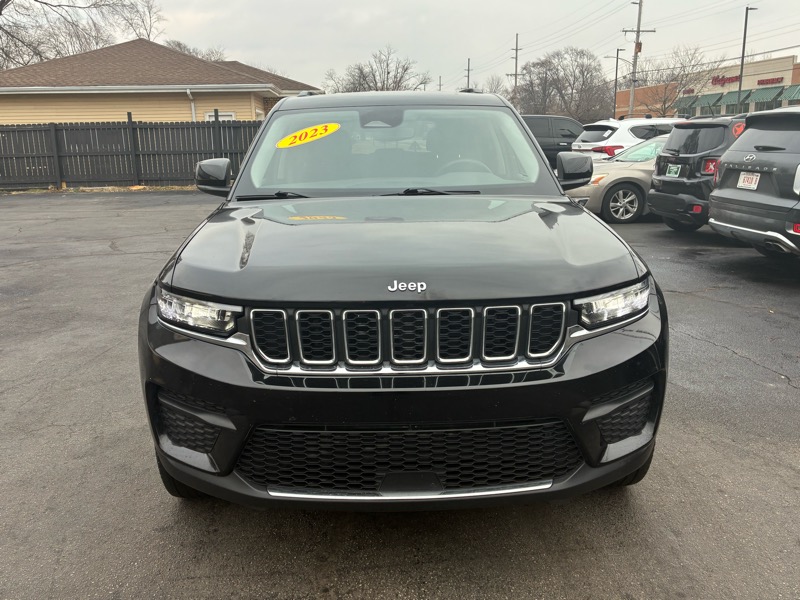 Jeep Grand Cherokee Laredo 4WD 2023