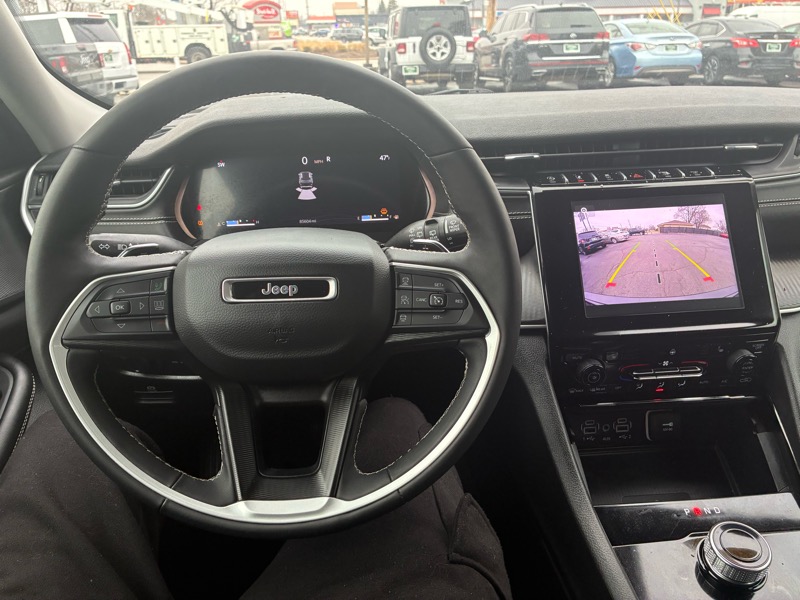 Jeep Grand Cherokee Laredo 4WD 2023