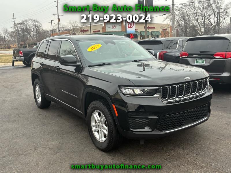 2023 Jeep Grand Cherokee Laredo 4WD