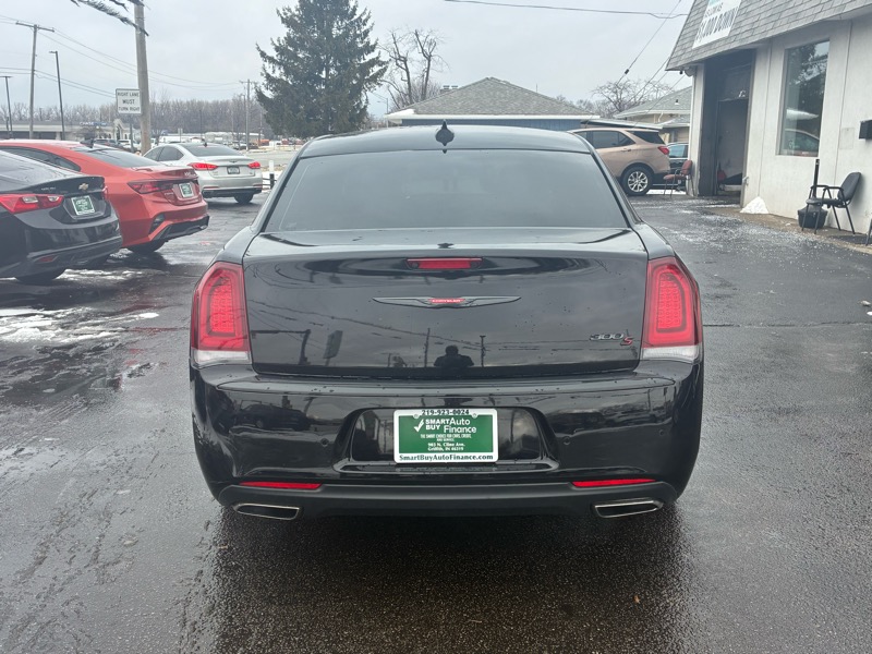 Chrysler 300 S V6 RWD 2021