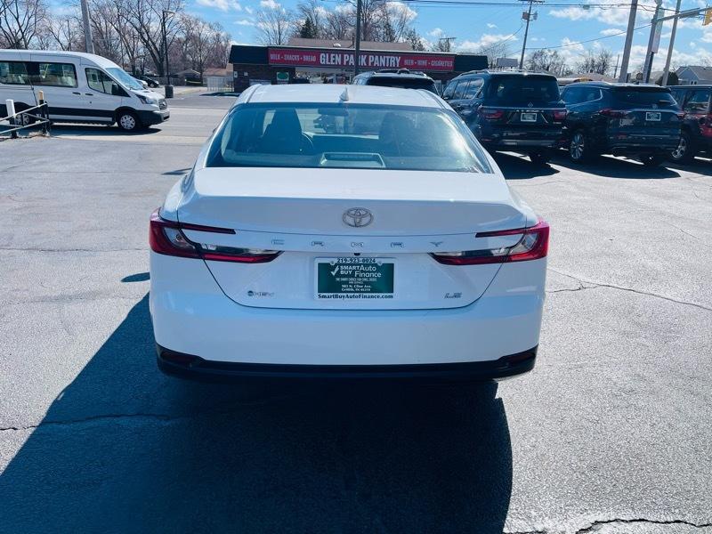 Toyota Camry Hybrid XLE 2025