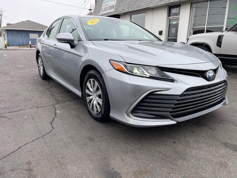 2022 Toyota Camry Hybrid LE