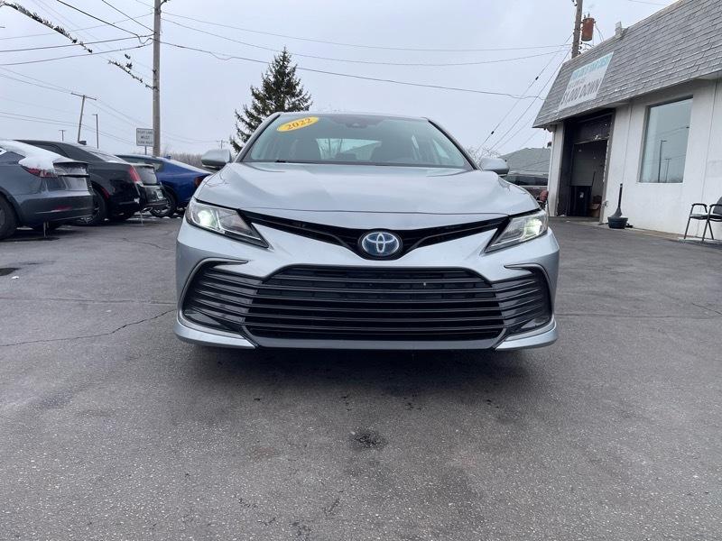 Toyota Camry Hybrid LE 2022