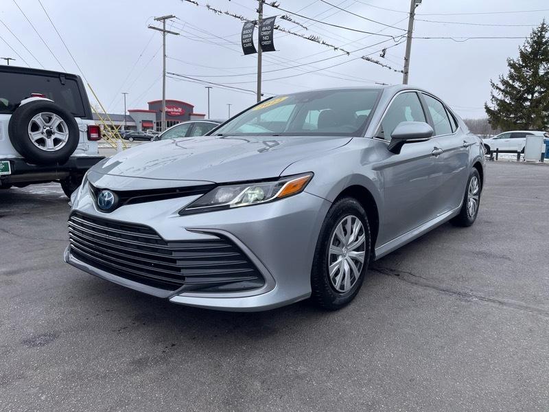 Toyota Camry Hybrid LE 2022