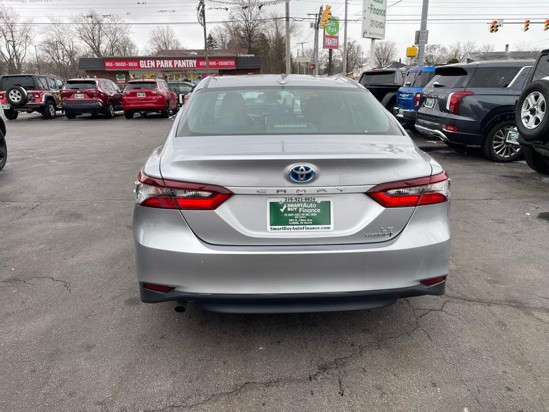 Toyota Camry Hybrid LE 2022
