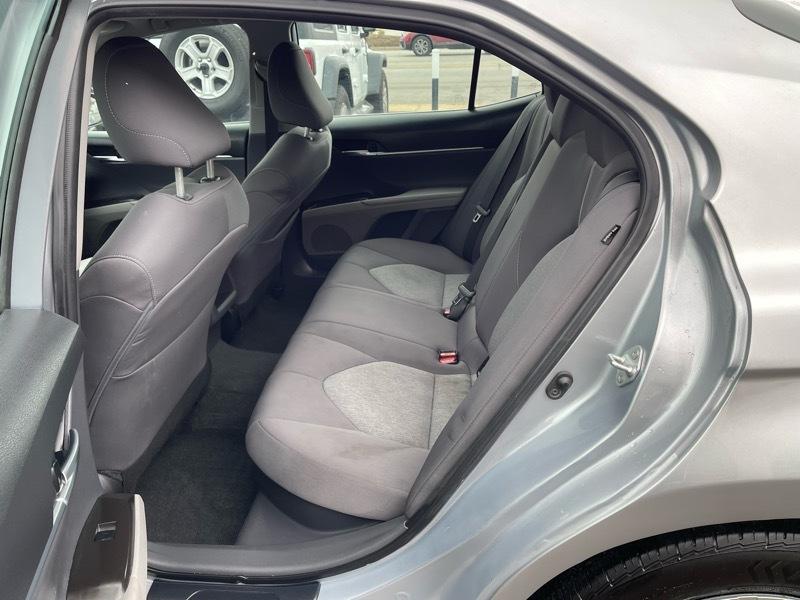 Toyota Camry Hybrid LE 2022