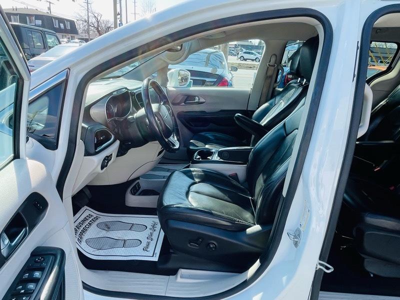 Chrysler Pacifica Hybrid Touring L 2021