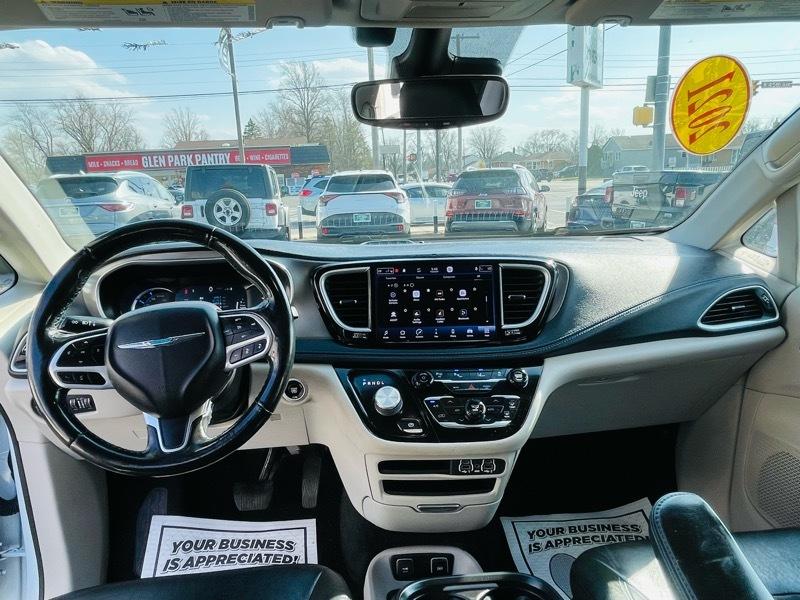 Chrysler Pacifica Hybrid Touring L 2021