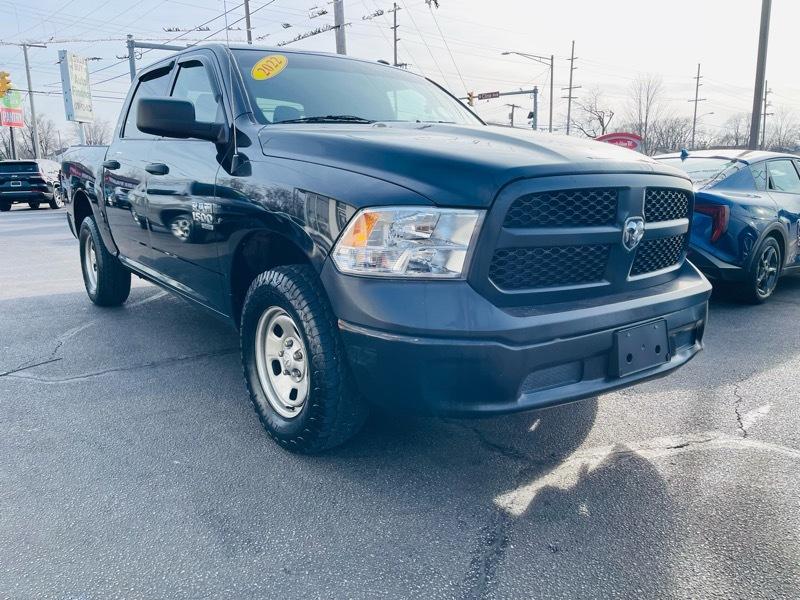 2022 RAM 1500 Classic Tradesman Crew Cab SWB 4WD