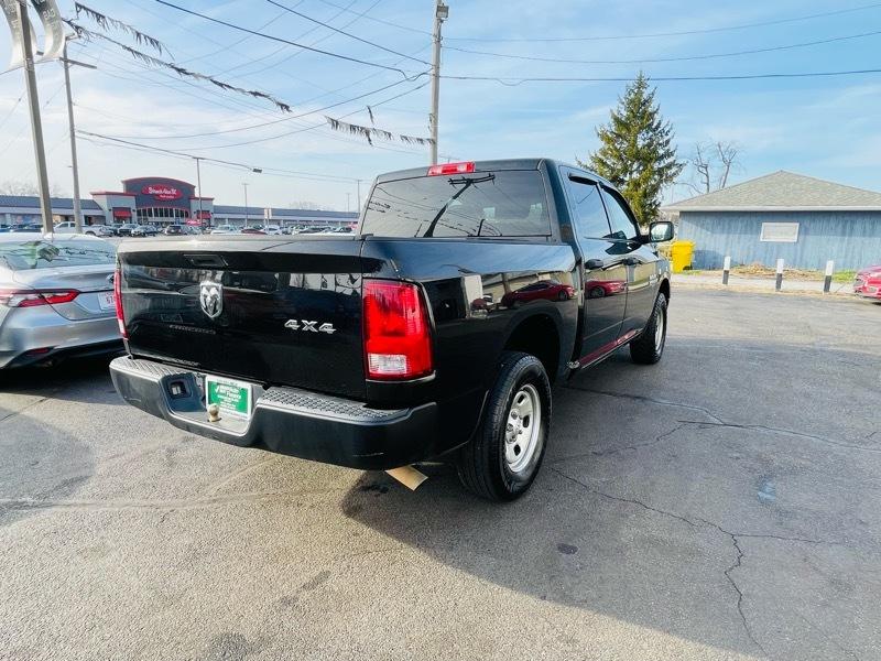 RAM 1500 Classic Tradesman Crew Cab SWB 4WD 2022