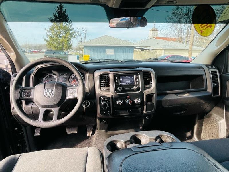RAM 1500 Classic Tradesman Crew Cab SWB 4WD 2022