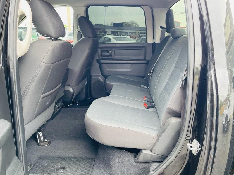 RAM 1500 Classic Tradesman Crew Cab SWB 4WD 2022