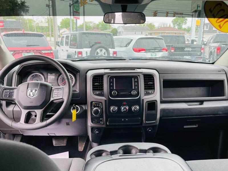RAM 1500 Classic Tradesman Crew Cab SWB 4WD 2022