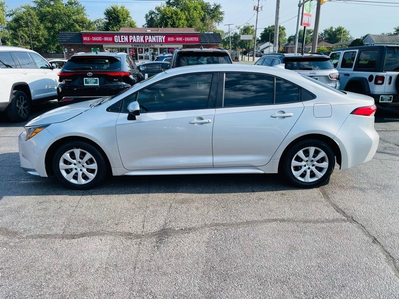 Toyota Corolla LE Hybrid 2022