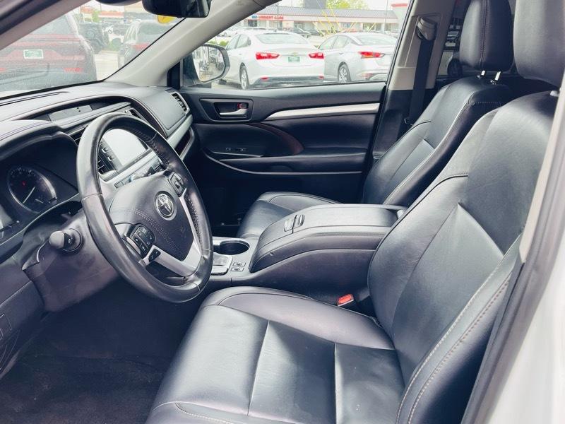 Toyota Highlander SE AWD V6 2019