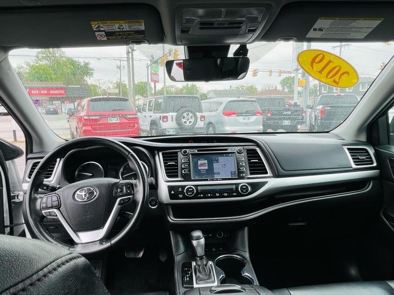 Toyota Highlander SE AWD V6 2019