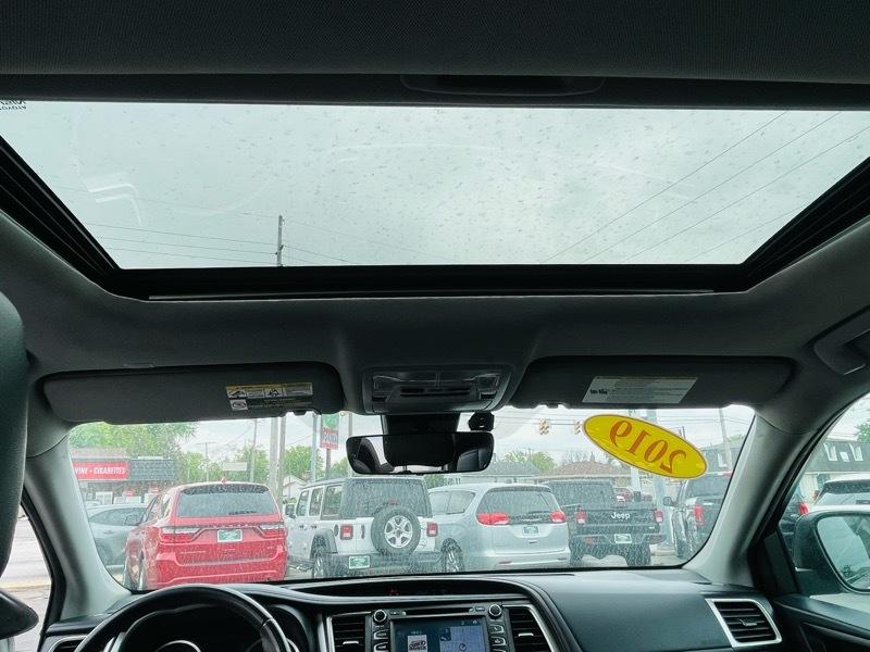 Toyota Highlander SE AWD V6 2019