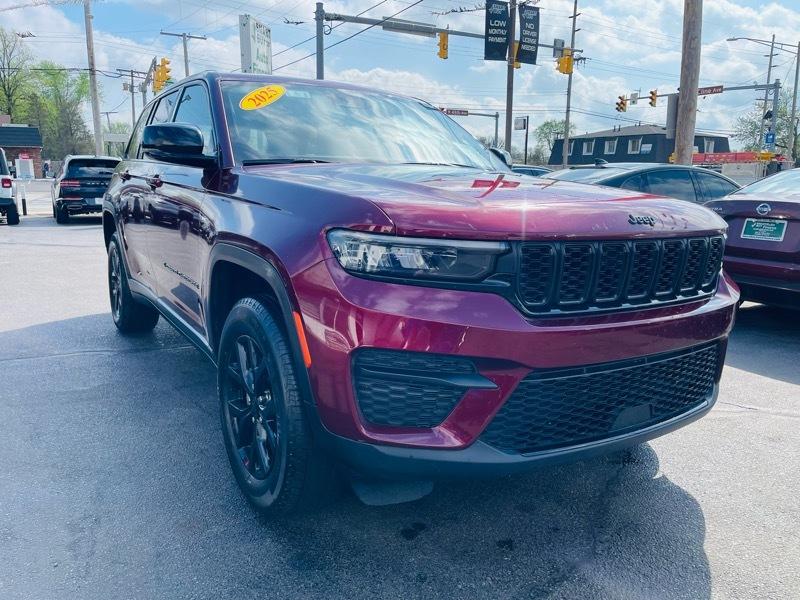 2025 Jeep Grand Cherokee Laredo 4WD