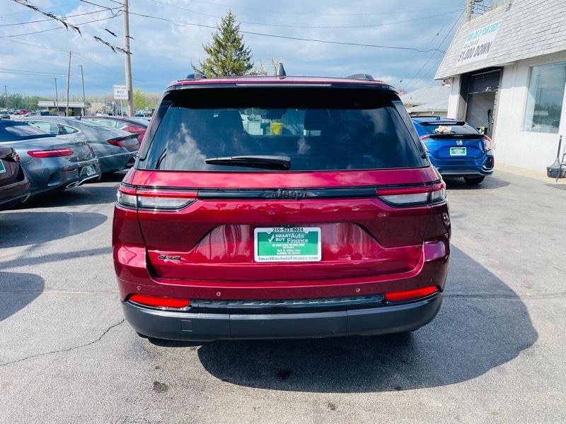 Jeep Grand Cherokee Laredo 4WD 2025