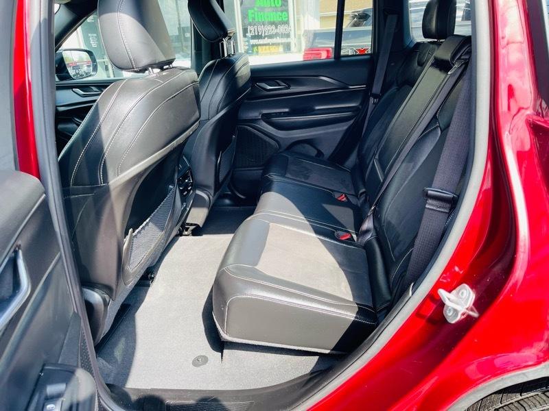 Jeep Grand Cherokee Laredo 4WD 2025