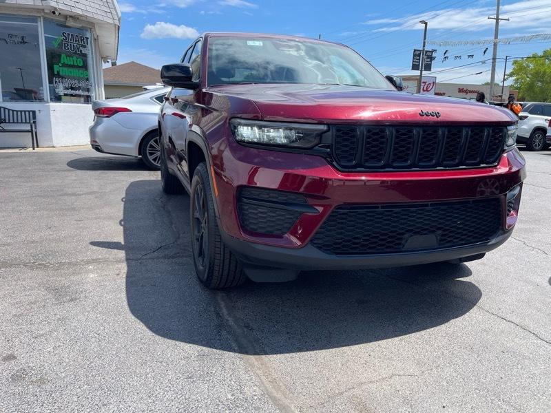 2025 Jeep Grand Cherokee Laredo 4WD