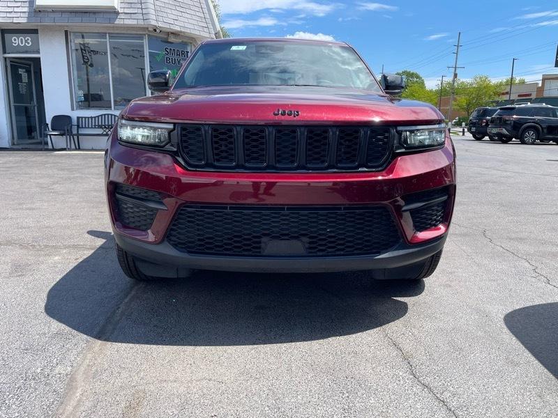 Jeep Grand Cherokee Laredo 4WD 2025