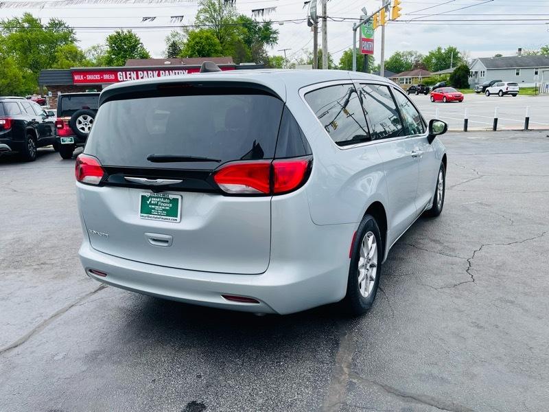 Chrysler Voyager LX 2023