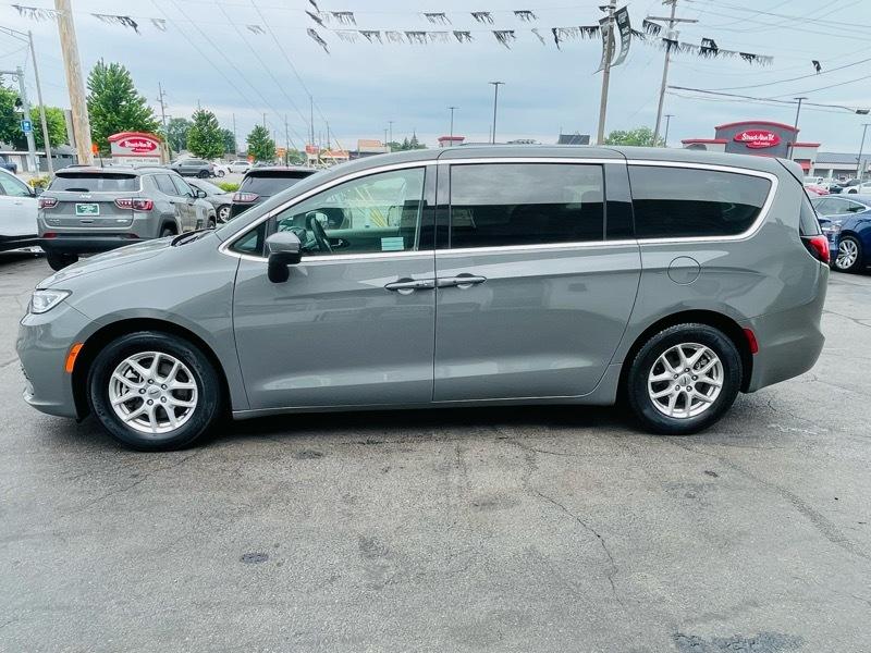 Chrysler Pacifica Touring L 2023
