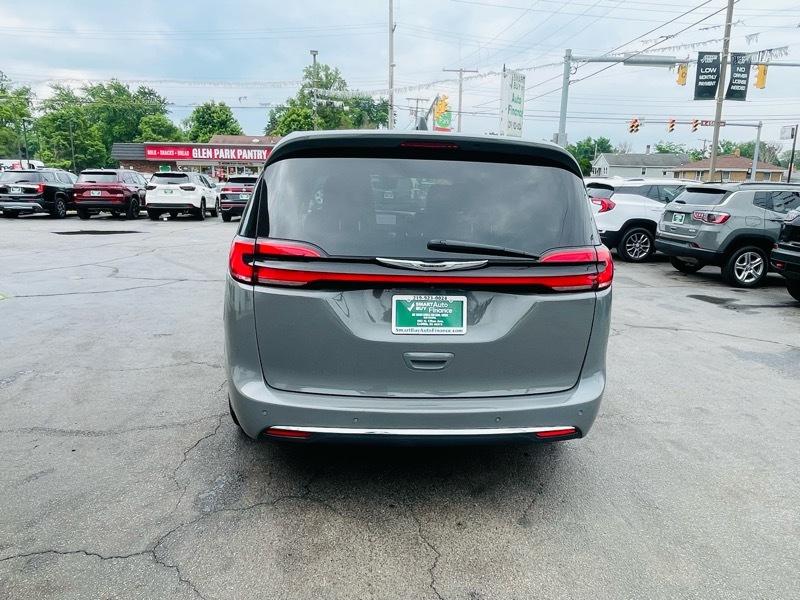 Chrysler Pacifica Touring L 2023