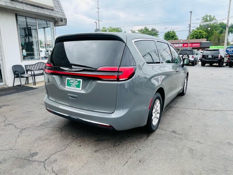 Chrysler Pacifica Touring L 2023