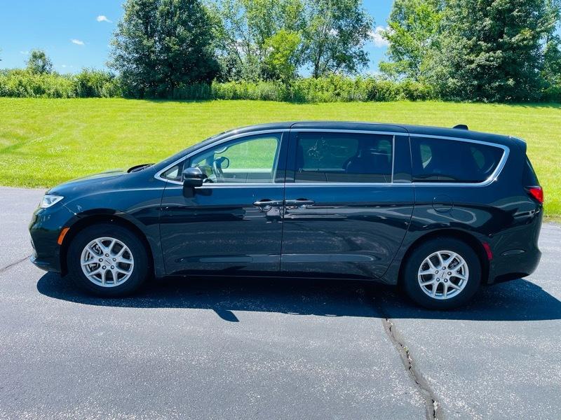 Chrysler Pacifica Touring L 2023