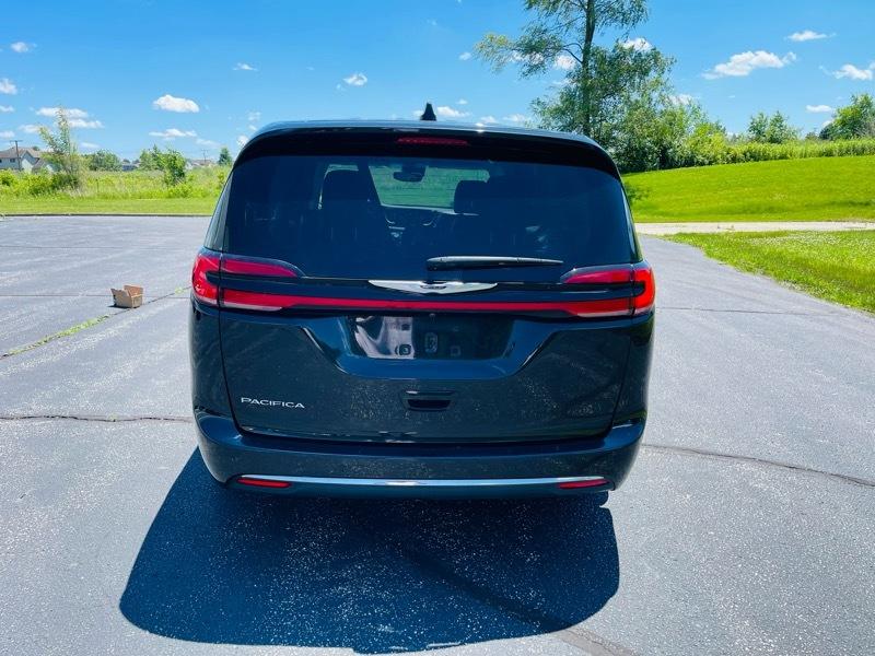 Chrysler Pacifica Touring L 2023