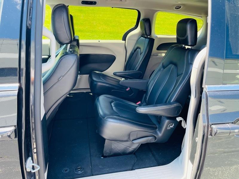 Chrysler Pacifica Touring L 2023