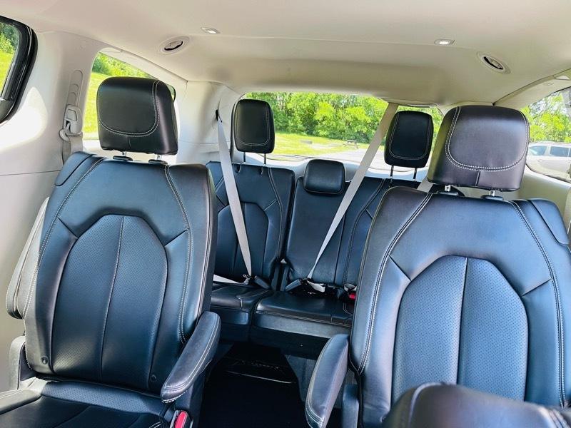 Chrysler Pacifica Touring L 2023