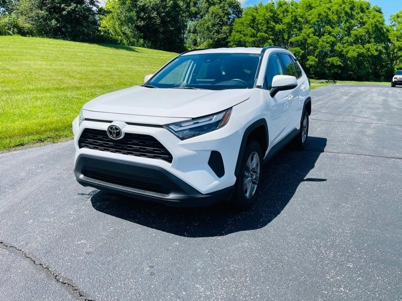 Toyota RAV4 XLE 2024