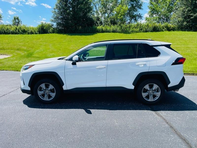 Toyota RAV4 XLE 2024
