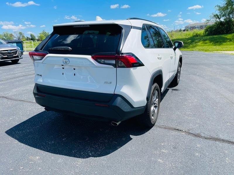 Toyota RAV4 XLE 2024