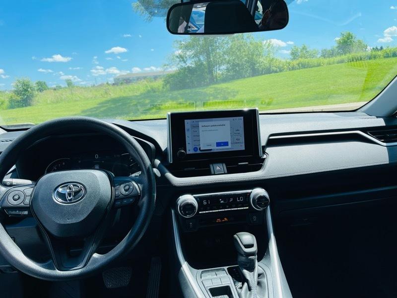 Toyota RAV4 XLE 2024