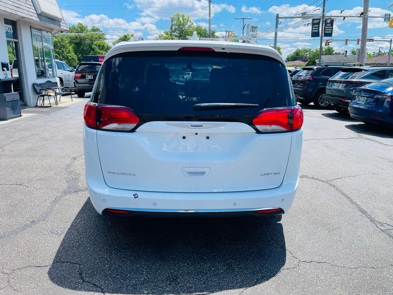 Chrysler Pacifica Limited 2020